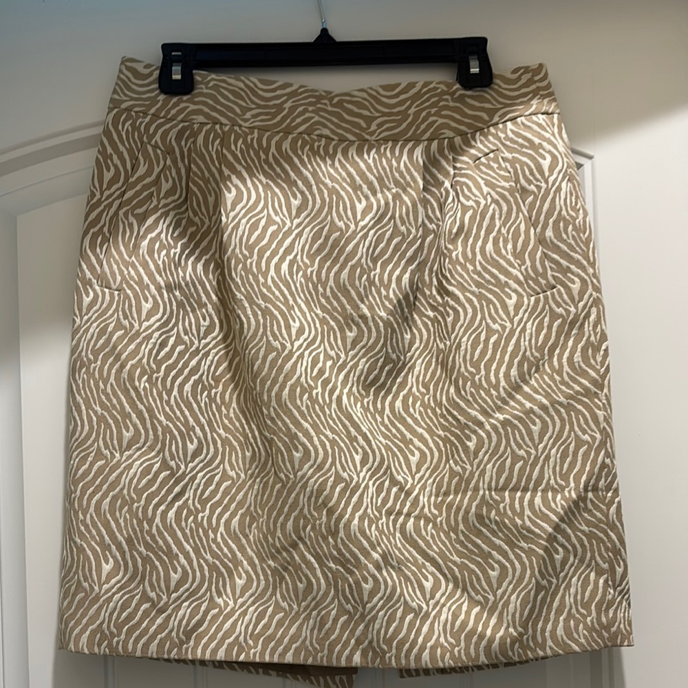 Banana Republic Cream Pencil Skirt Knee-Length Cocktail